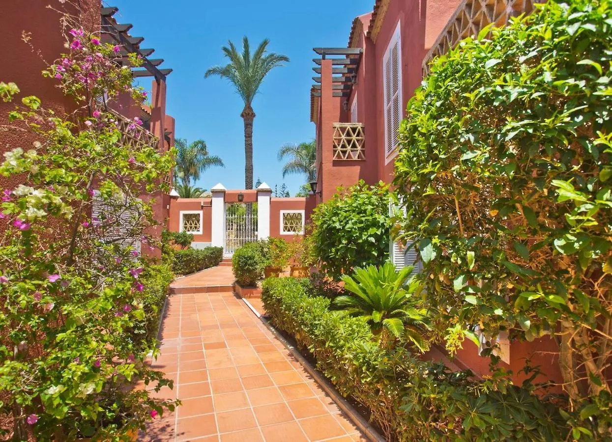 Las Dunas De Marbella - Beachfront 3 Bed Townhouses