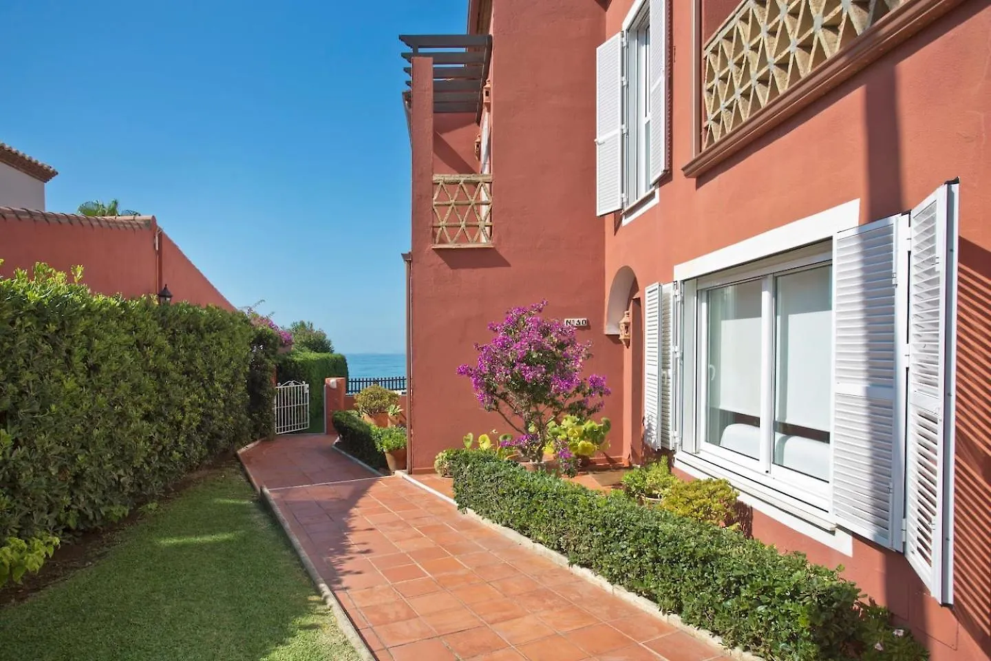 Las Dunas De Marbella - Beachfront 3 Bed Townhouses Spain