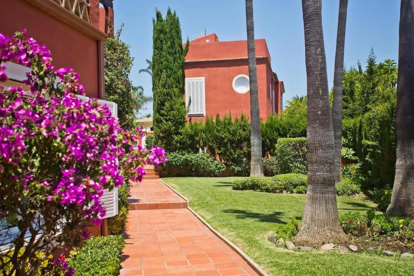 Las Dunas De Marbella - Beachfront 3 Bed Townhouses 0*,  Spain