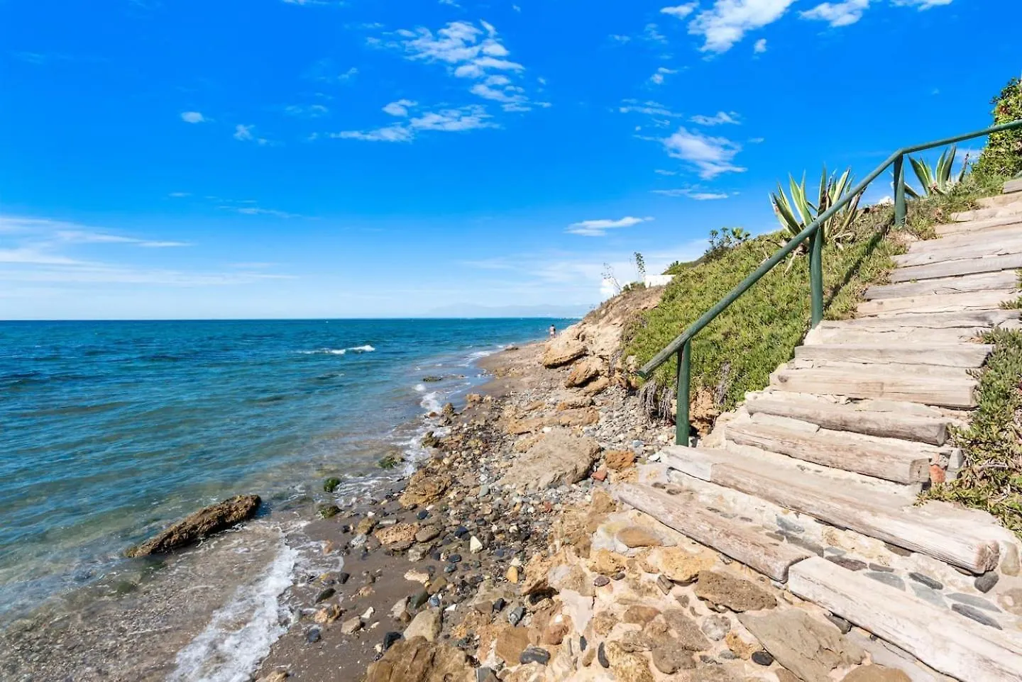 Las Dunas De Marbella - Beachfront 3 Bed Townhouses Apartment