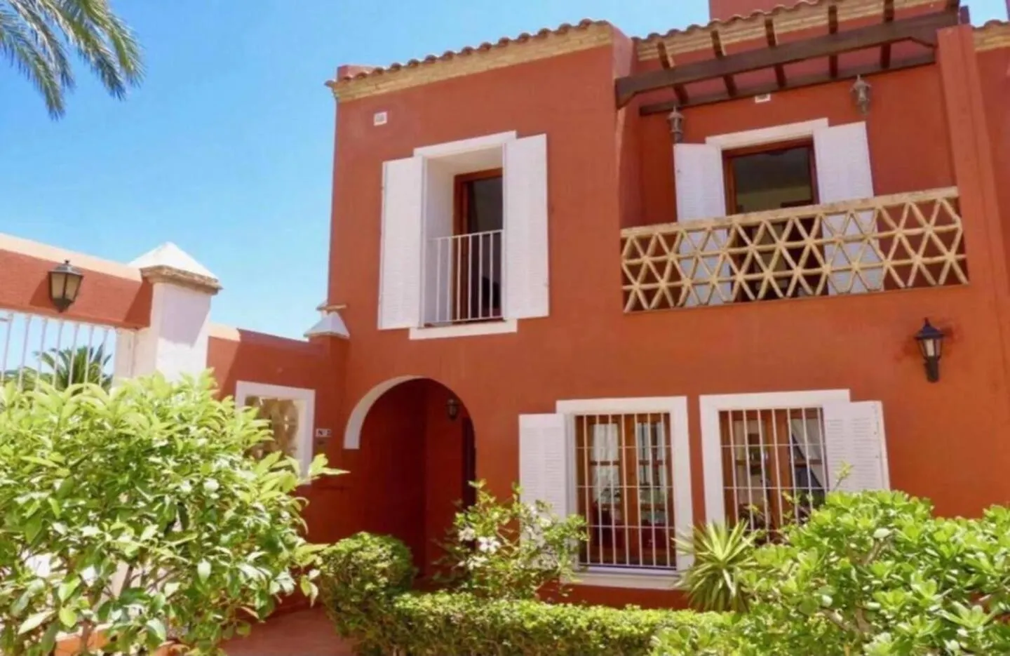 Las Dunas De Marbella - Beachfront 3 Bed Townhouses