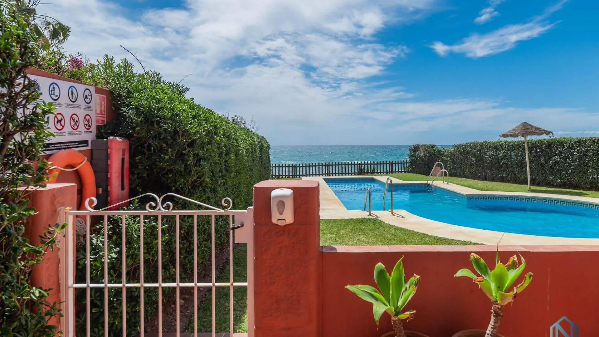 Las Dunas De Marbella - Beachfront 3 Bed Townhouses 0*,  Spain
