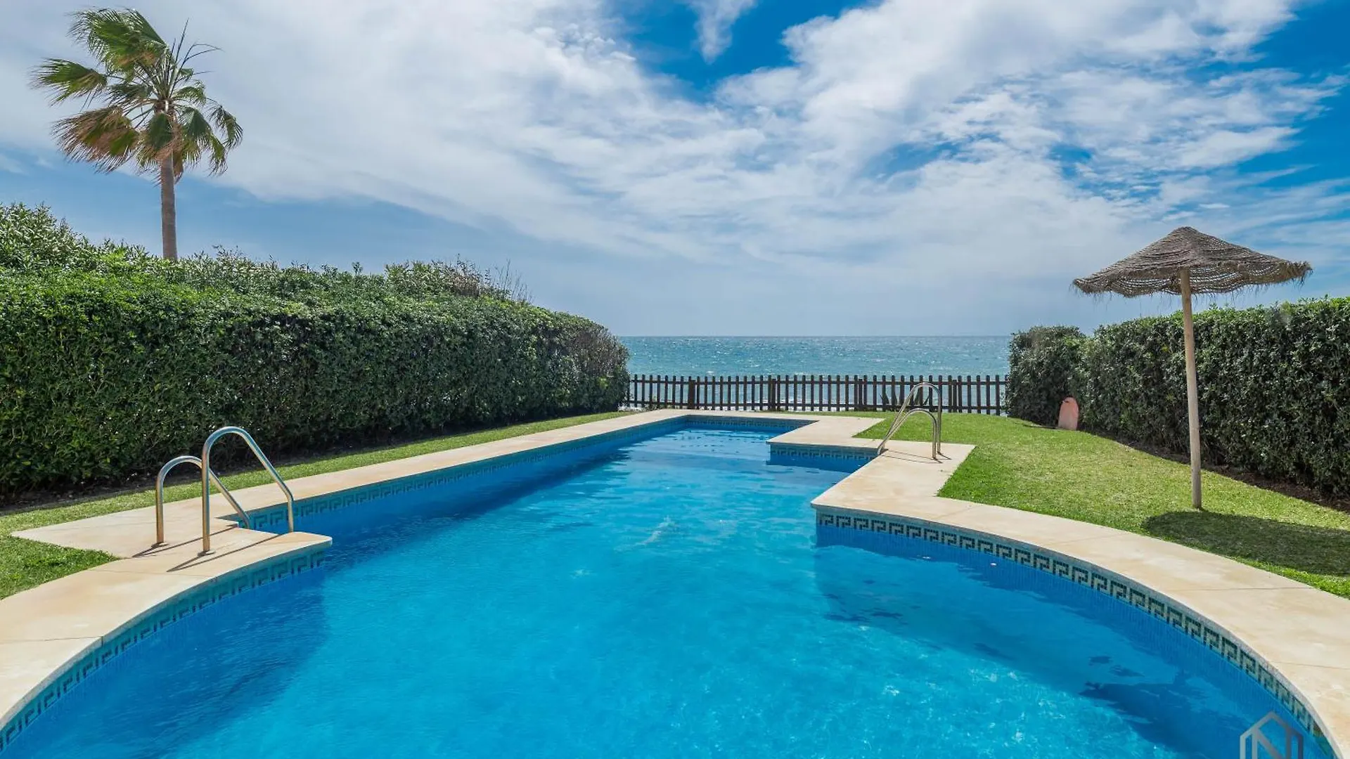 Las Dunas De Marbella - Beachfront 3 Bed Townhouses 0*,
